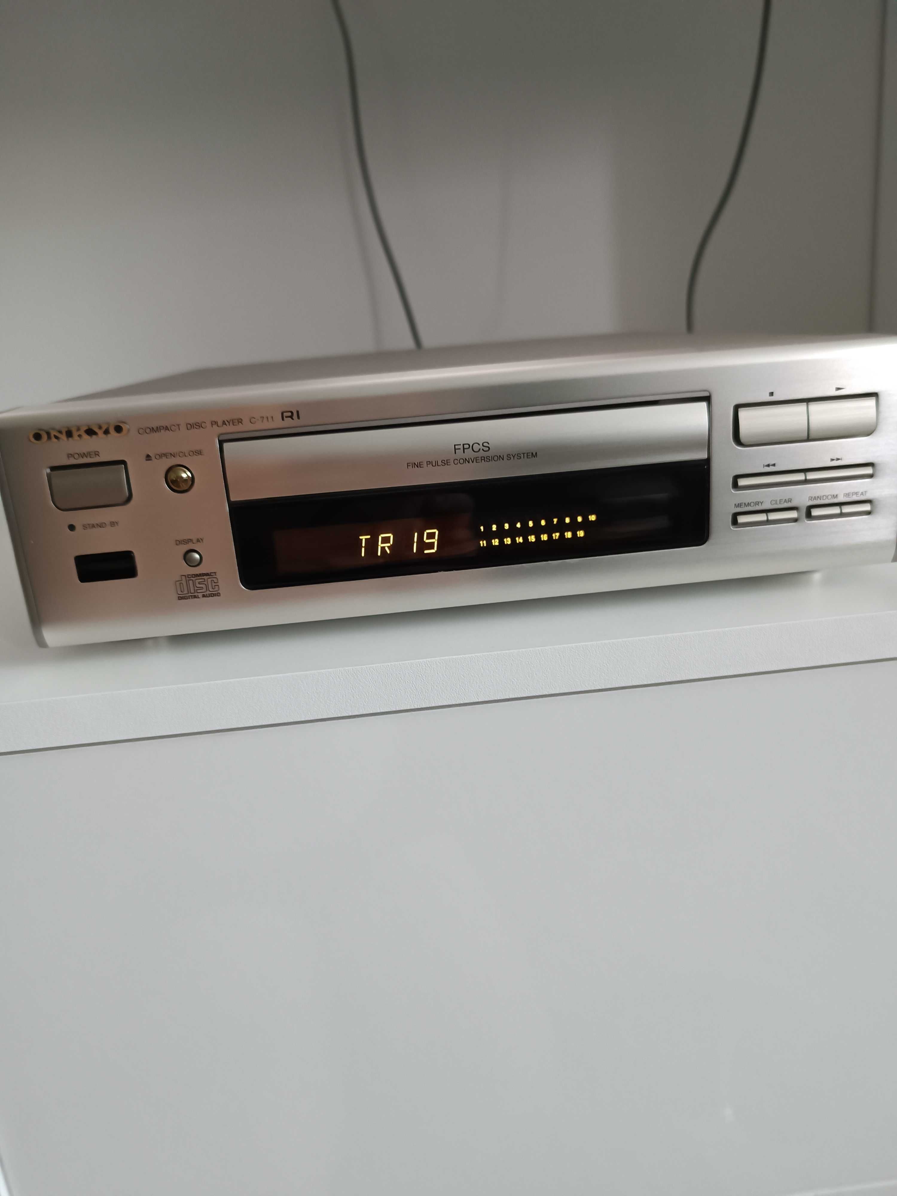 ONKYO C711 Odtwarzacz CD super stan, zadbany i sprawny.