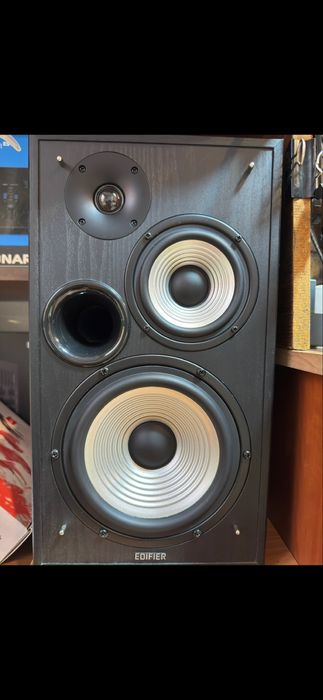 Колонки Edifier R2750db в ідеальному стані та звучанні.