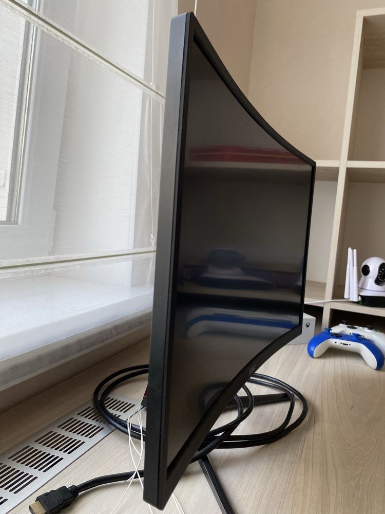Продам Монитор 23.6" MSI Optix G24C 144 Гц