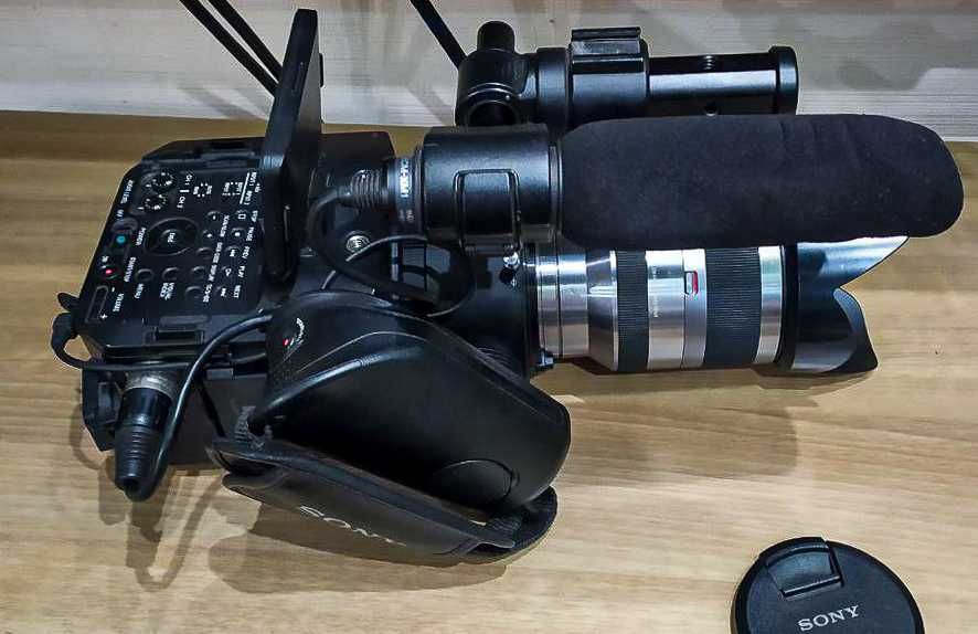 Продам кінематографічний камкордер Sony NEX-FS100