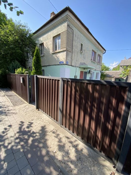 Власник! 2к з двором, паркомісцем, Pet-friendly, світло обговорюється!