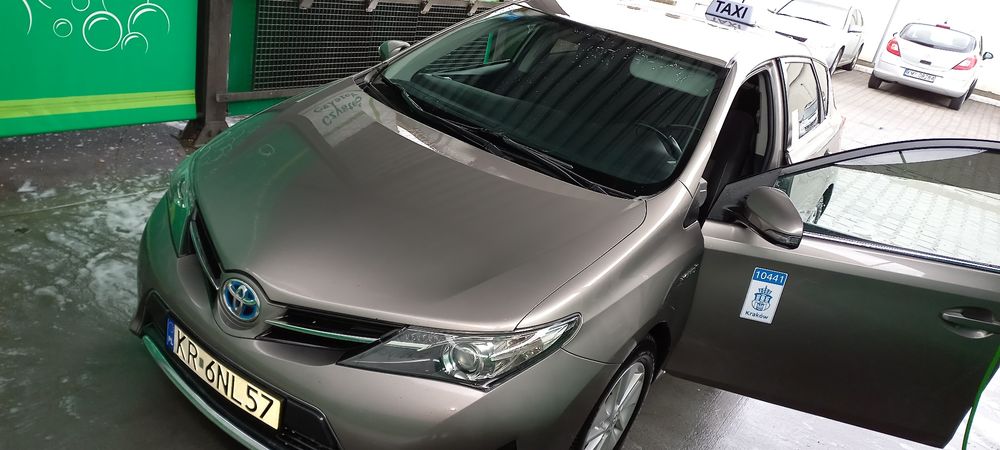 Toyota Auris Hybrid 1.8