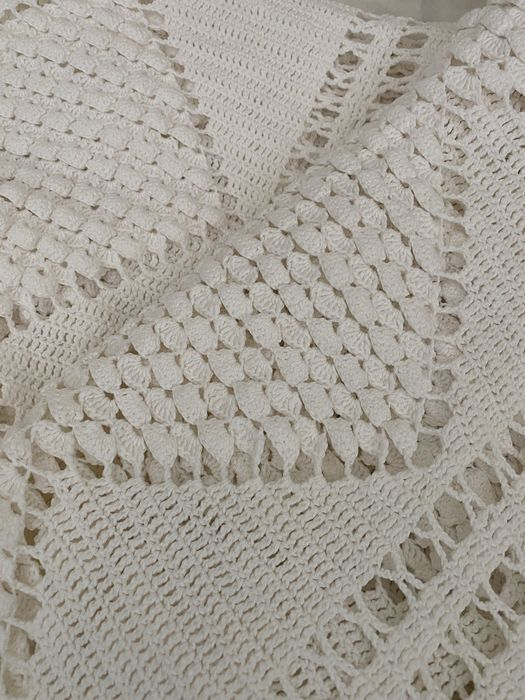 Colcha de croché ( feita à mão )