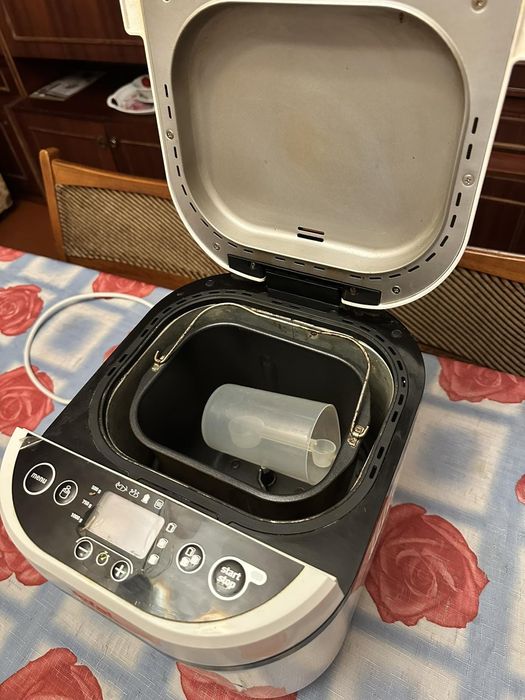 Продам хлібопічку TEFAL PF210138