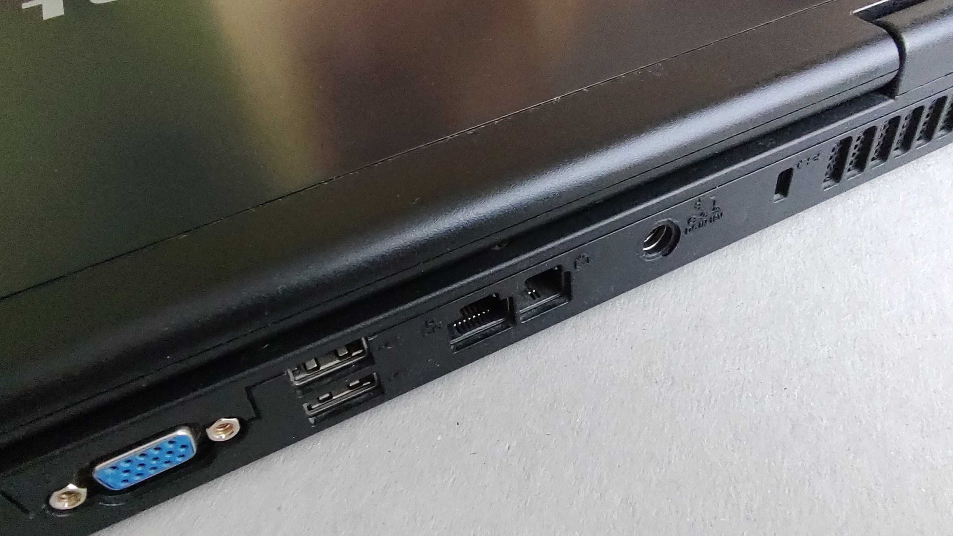 Laptop Toshiba L40-143