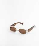 Oculos de sol com piercing marca Bauy
