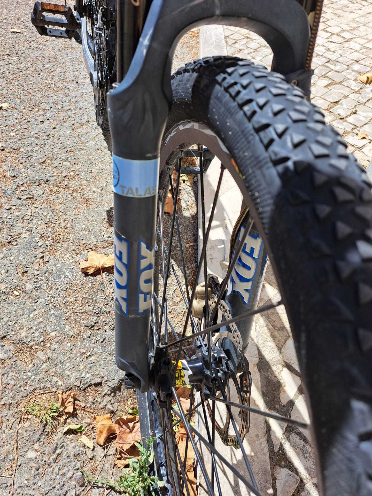 BICICLETA CANYON  SUSPENSÃO TOTAL, muito leve