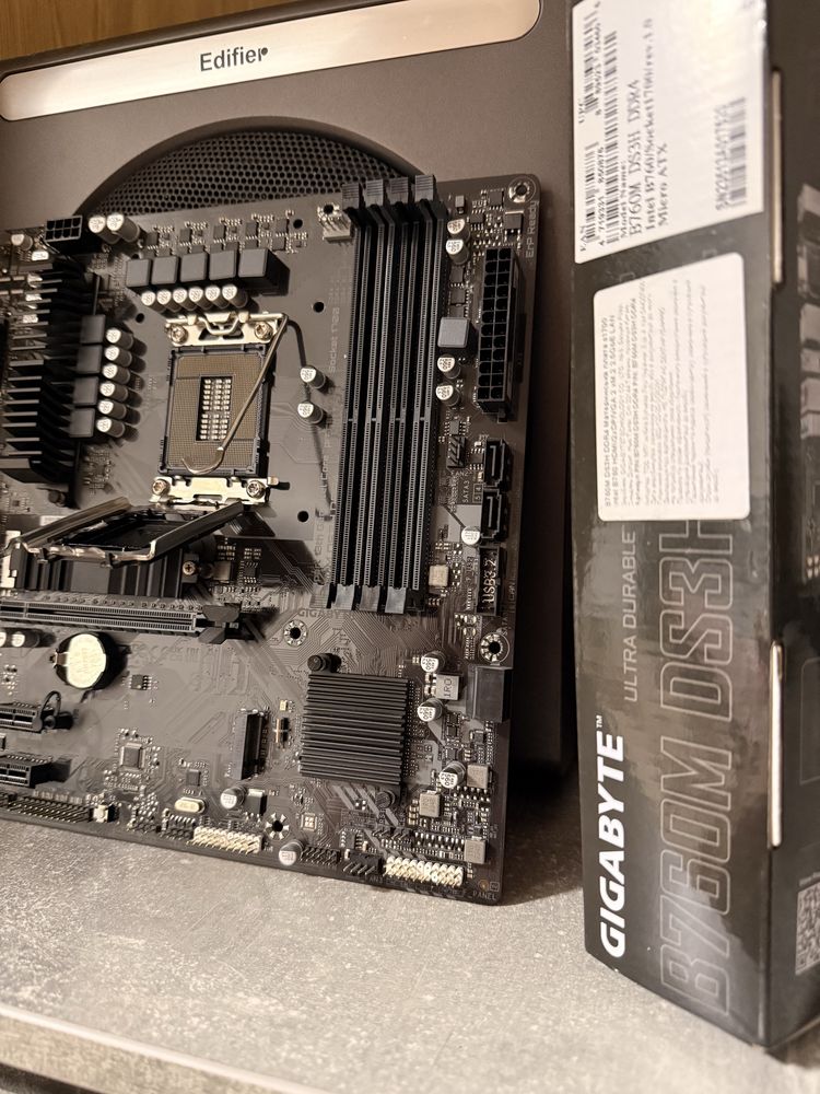 Материнська плата Gigabyte B760M DS3H AX DDR4 на гарантії 2 роки
