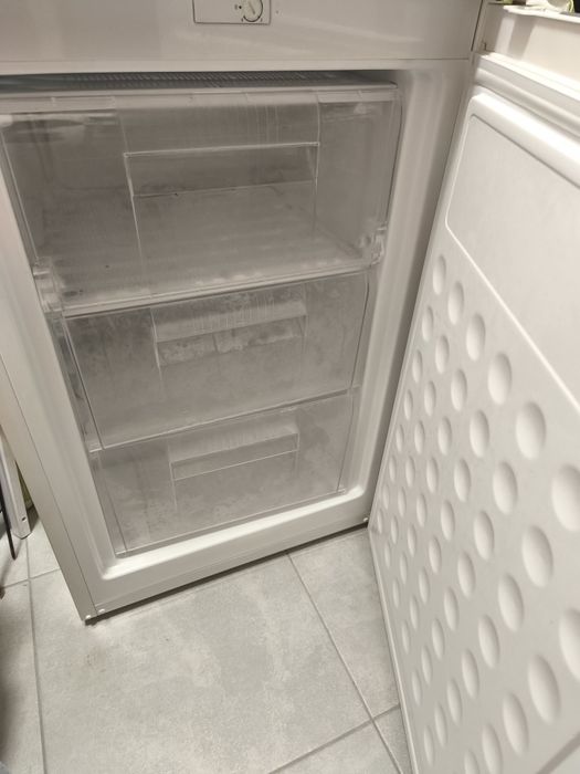 Elenberg морозильна камера