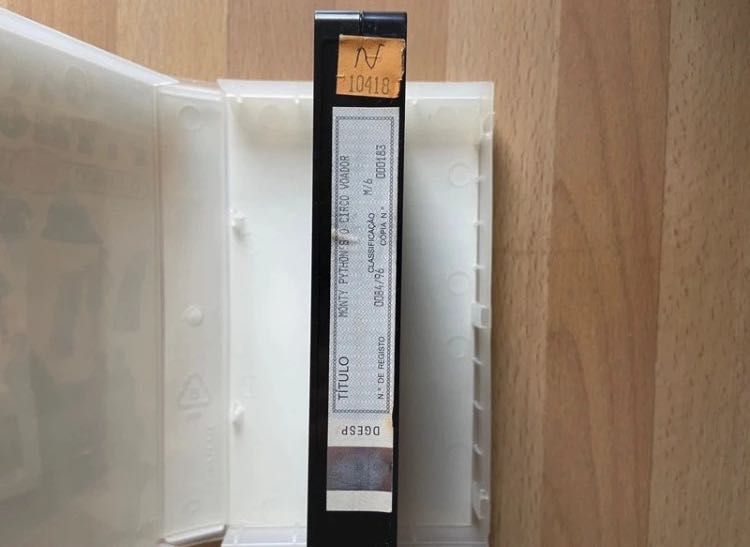 VHS Easy rider e Monty Python