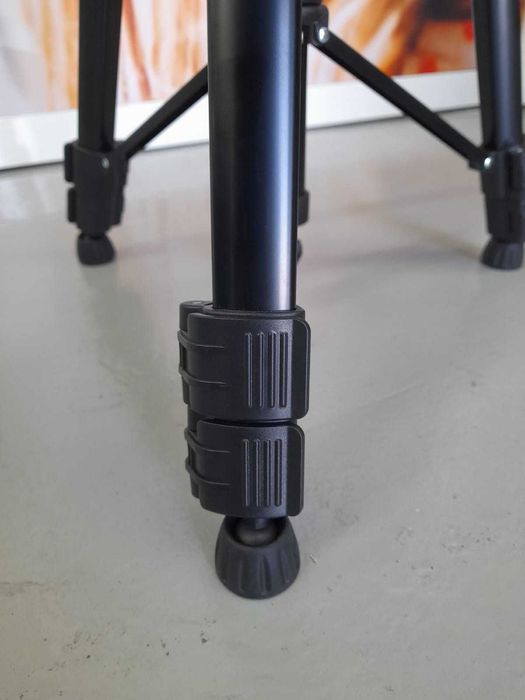 Tripé Profissional com Bolsa de Transporte Novos