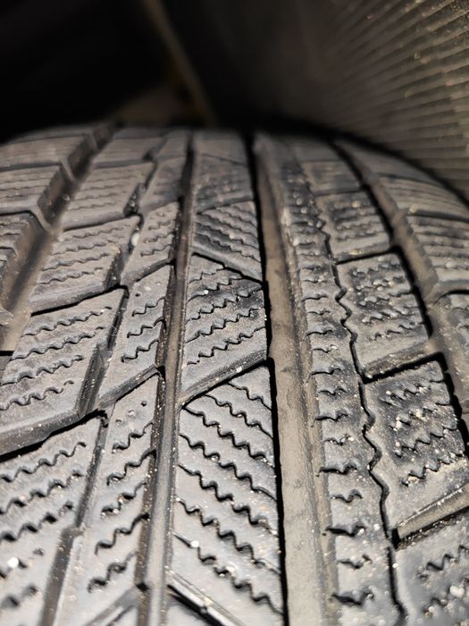 Felgi stalowe 4 x 100 z oponami 185 / 60 15 otw 54,1