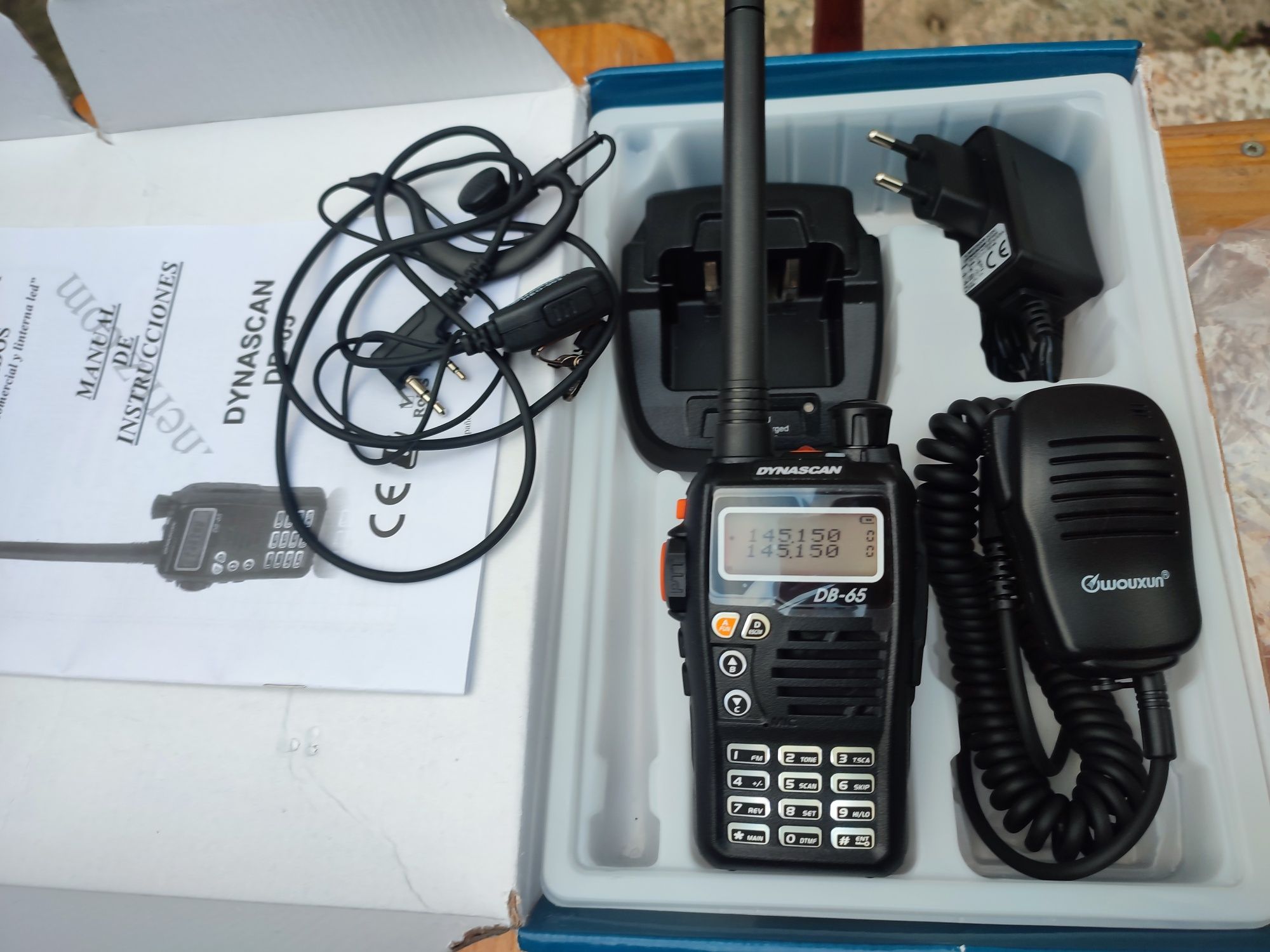 DYNASCAN DB-65 -Двухдіапазонна рація
