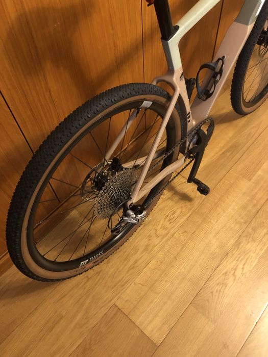 Gravel 3T Racemax , Tamanho S Rodas DT swiss 1800 spline  , Rival  11v