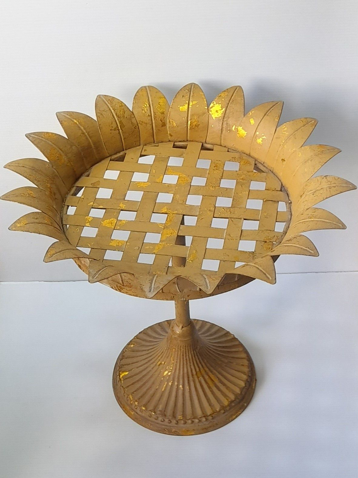 Prato de bolo dourado