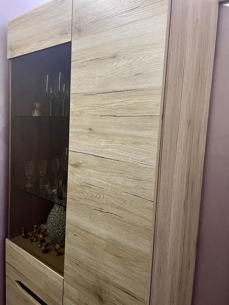 Шкаф витрина в гостинную, зал Ельпасо