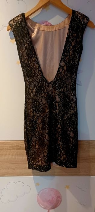 Sukienka koronka złoto