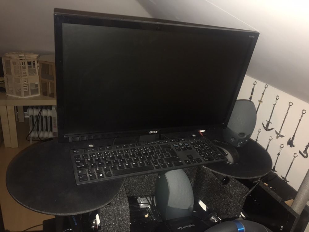 Playseat Obutto c/ Logitech G29, PC, Monitor