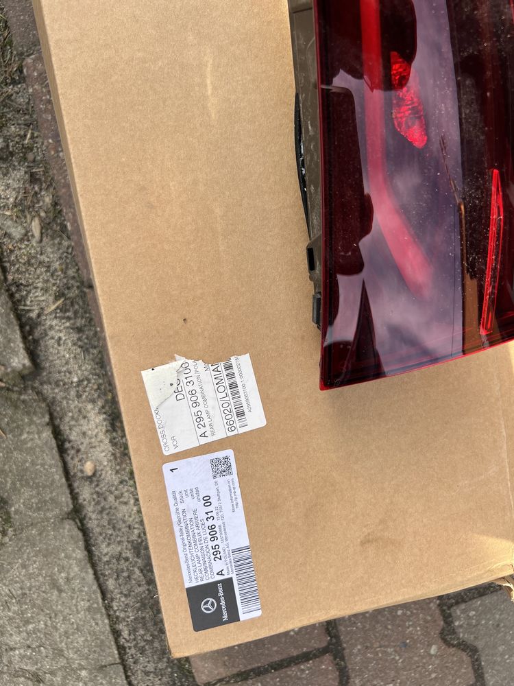 Lampa tyl blenda Mercedes EQE V295
