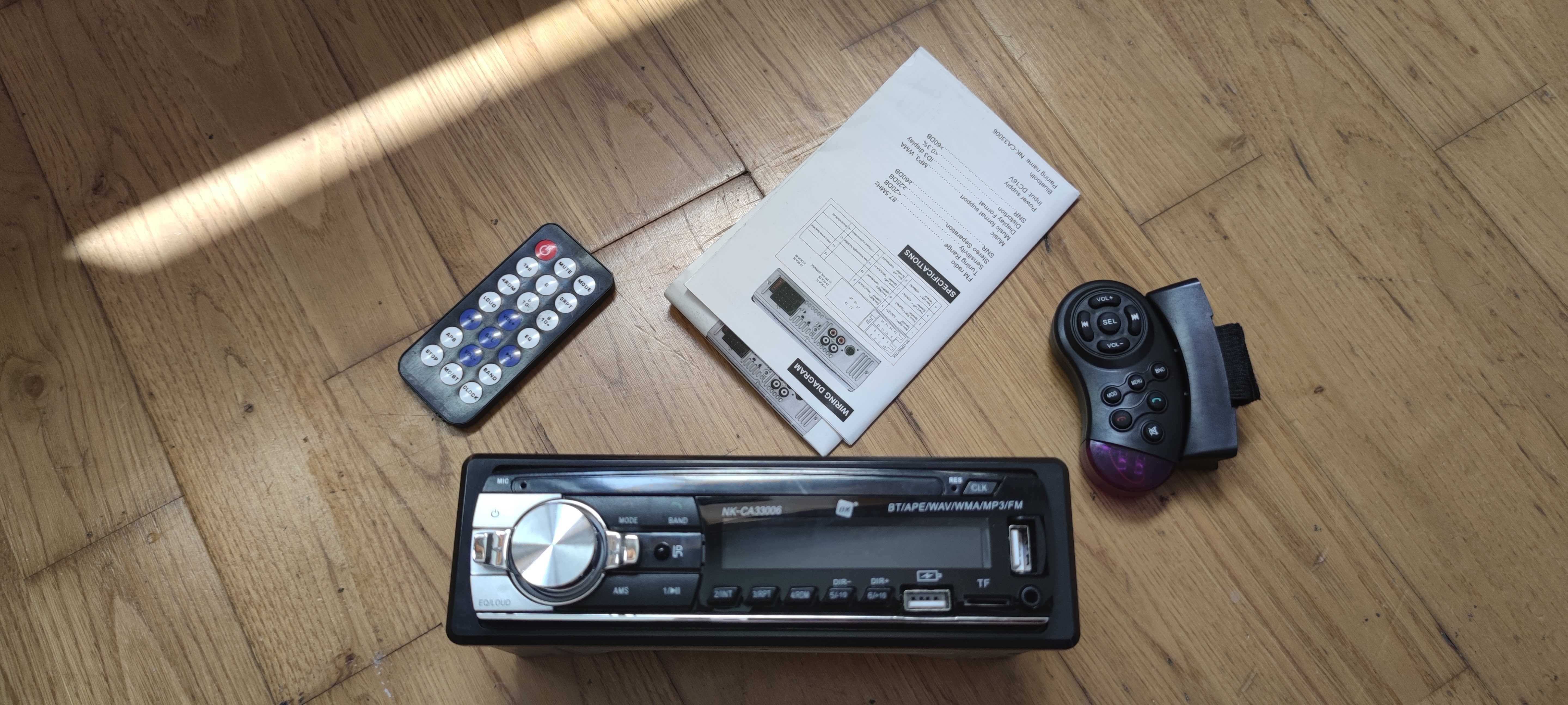 Auto Radio con RDS y Conexión Bluetooth NK-CA33006