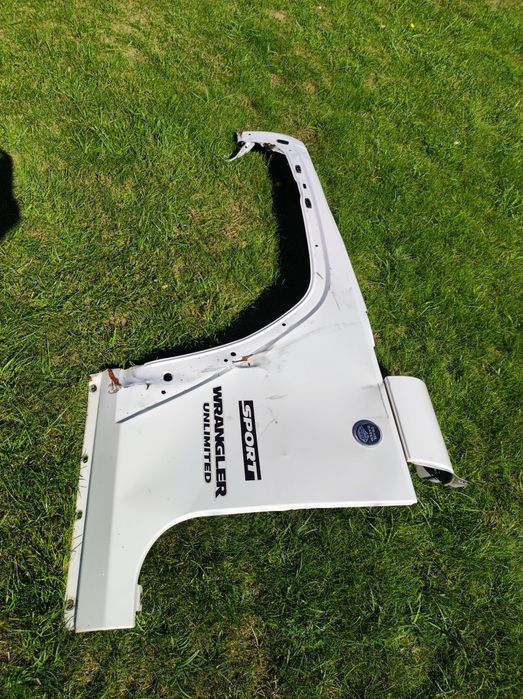 błotnik przedni lewy Jeep Wrangler JK JKU III 06-18 Unlimited PW7