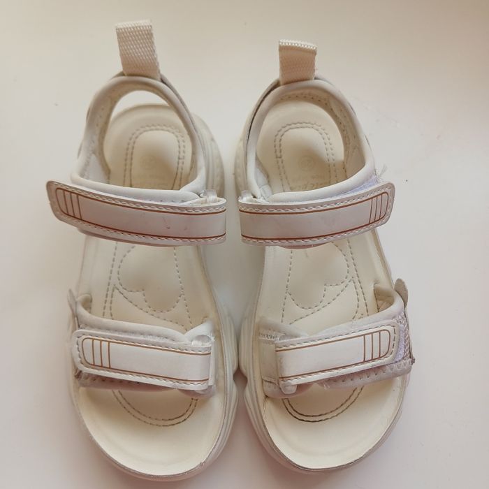 Босоніжки на дівчинку 17 см,29 р.