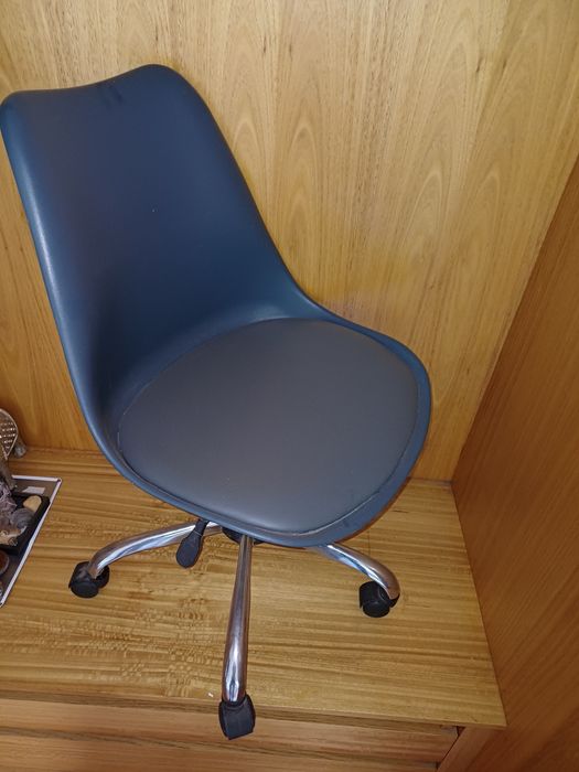 Cadeira de escritorio azul