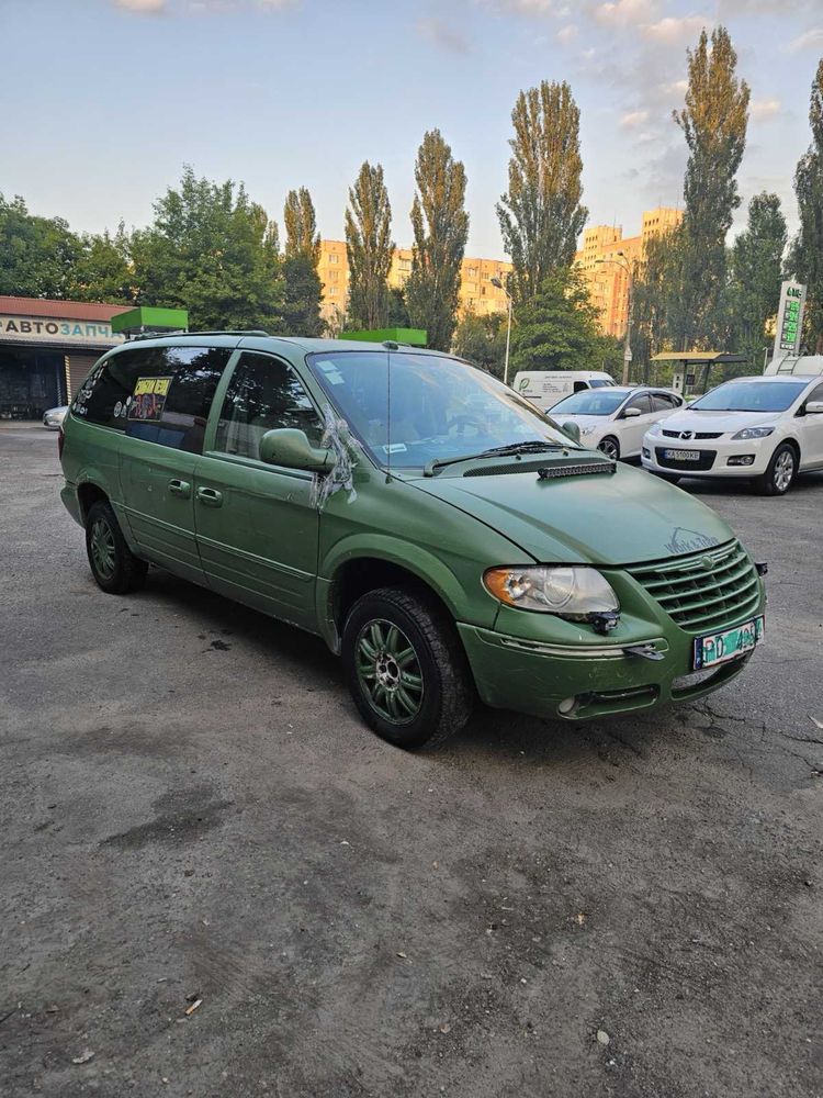 Chrysler Voyager 2005 3.8 Avtomat