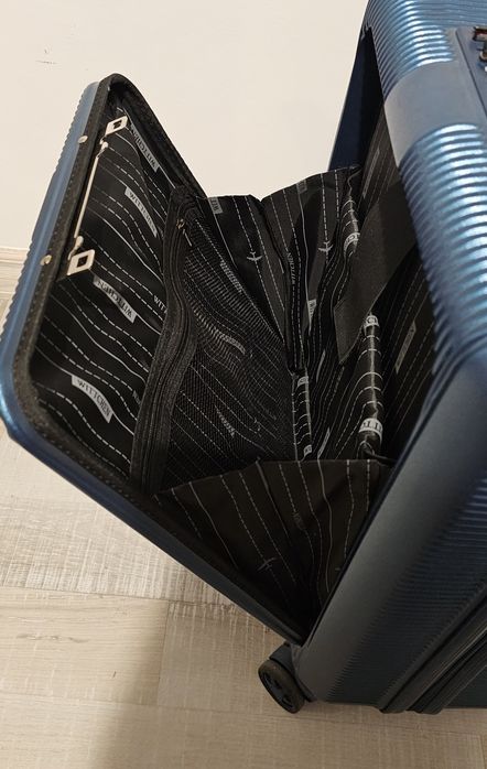 Wittchen walizka ultralekka kabinowa z klapką na laptop