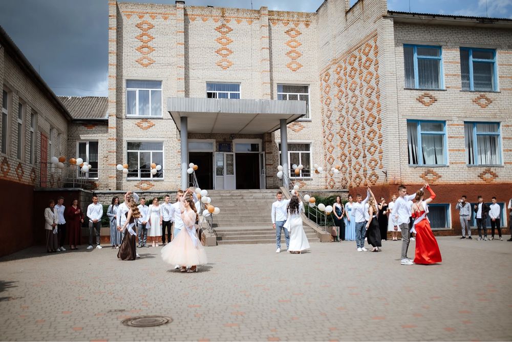 Продам випускну сукню