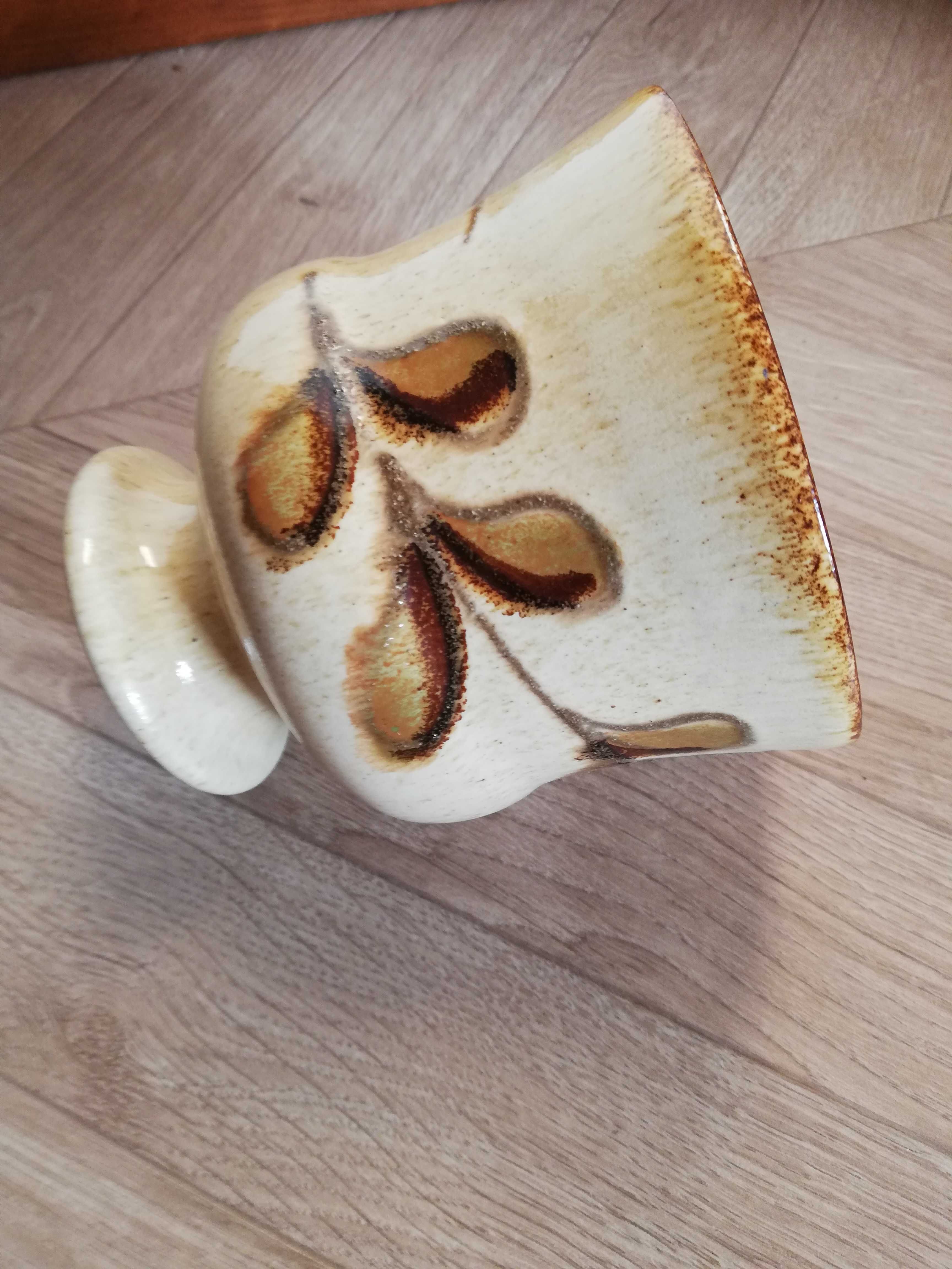 Doniczka ceramiczna osłonka Strehla na nóżce