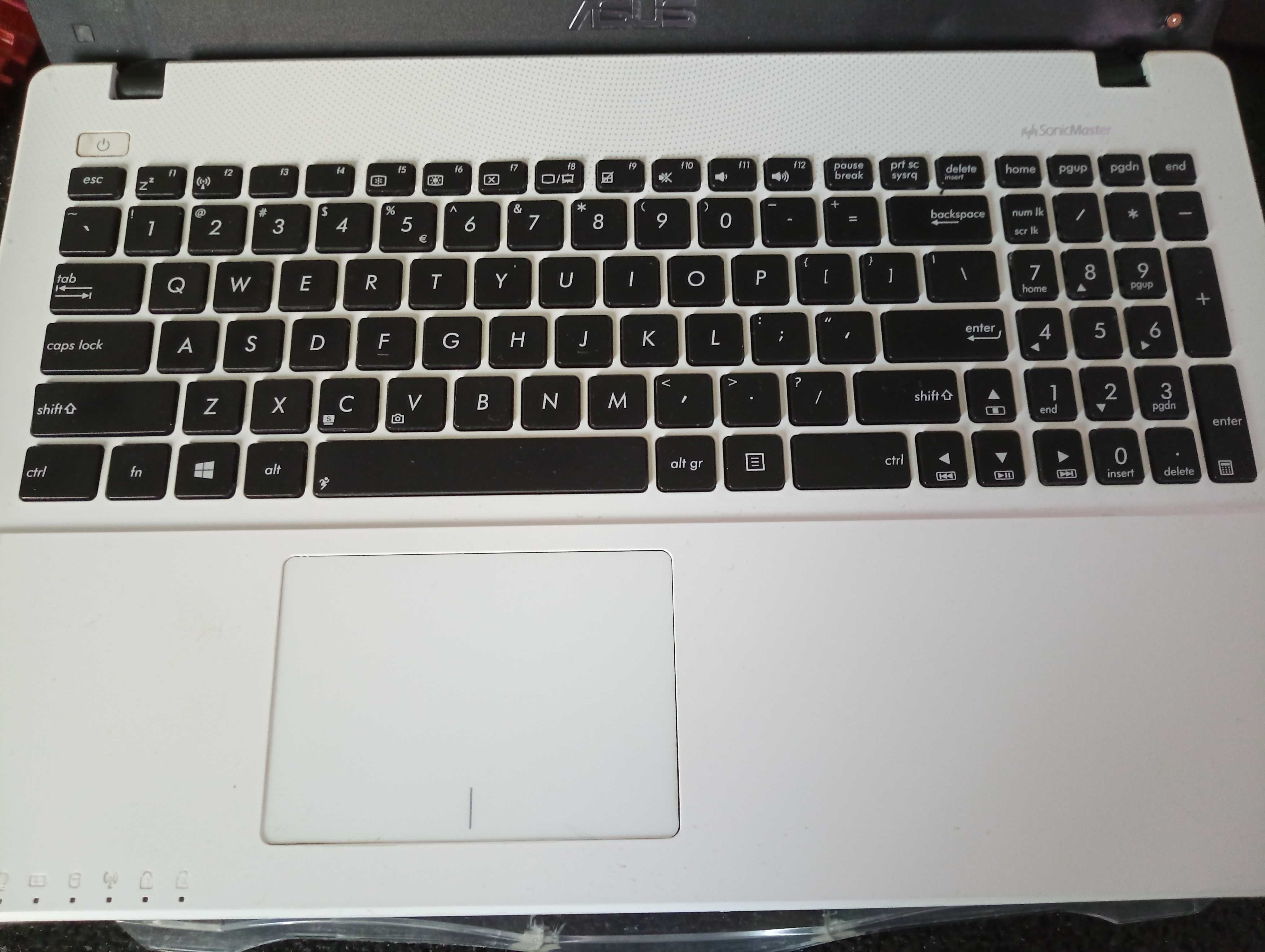 Asus R510L - laptop