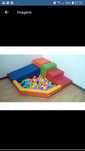 Círculo com mini piscina de bolas