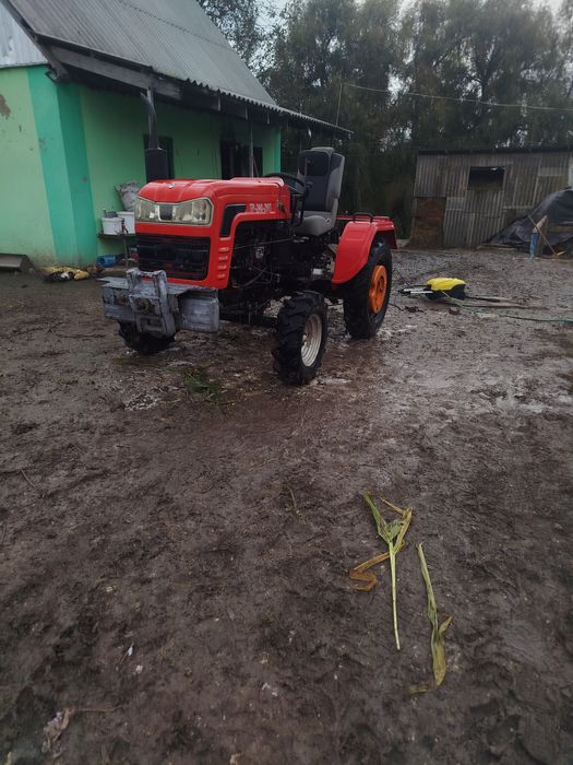 Продаю трактора Shifting 240 2WD