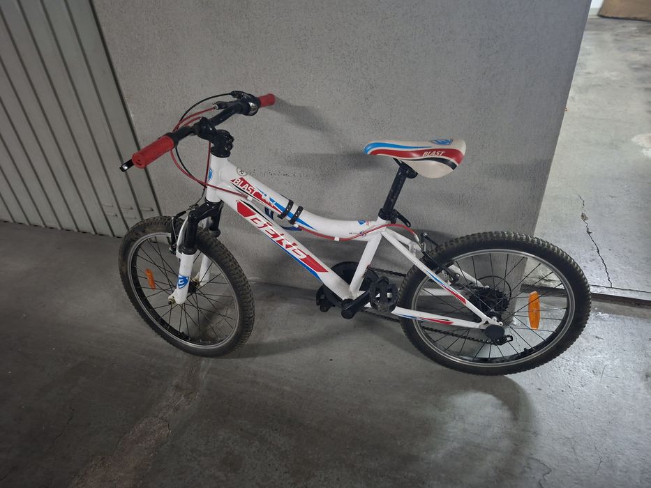 Bicicleta de criança tamanho 6 -9 anos