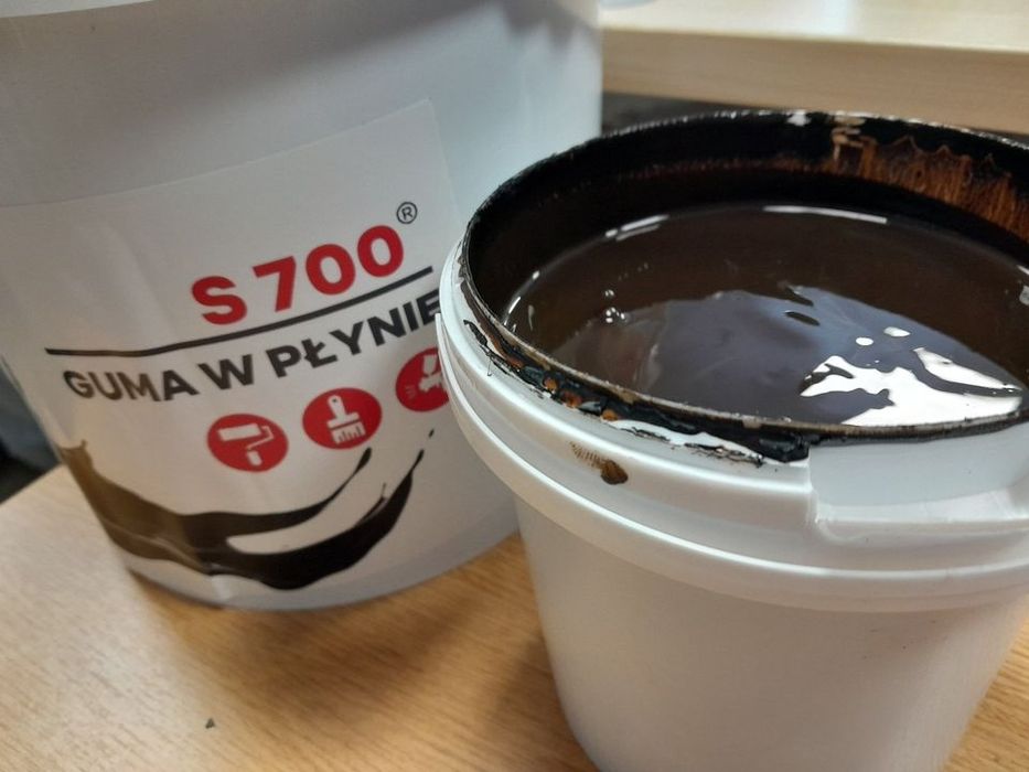 Masa bitumiczna , guma w płynie Canada Rubber czarna