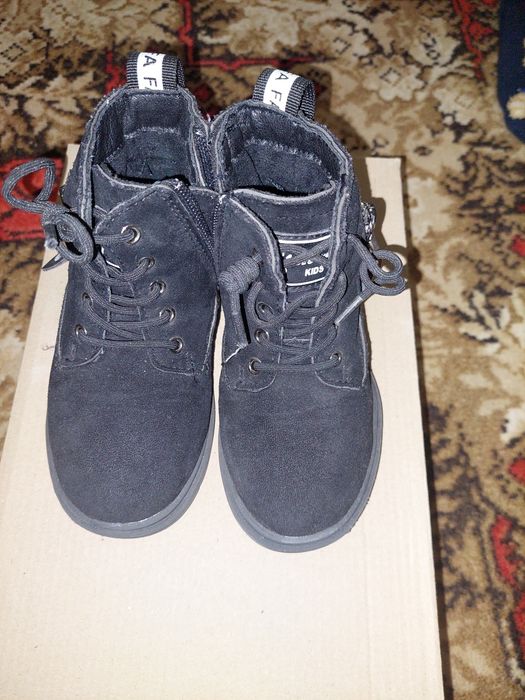 Прода дитяче взуття