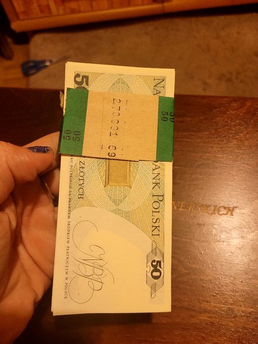 Paczka banknotów 50 zł z 1988 r