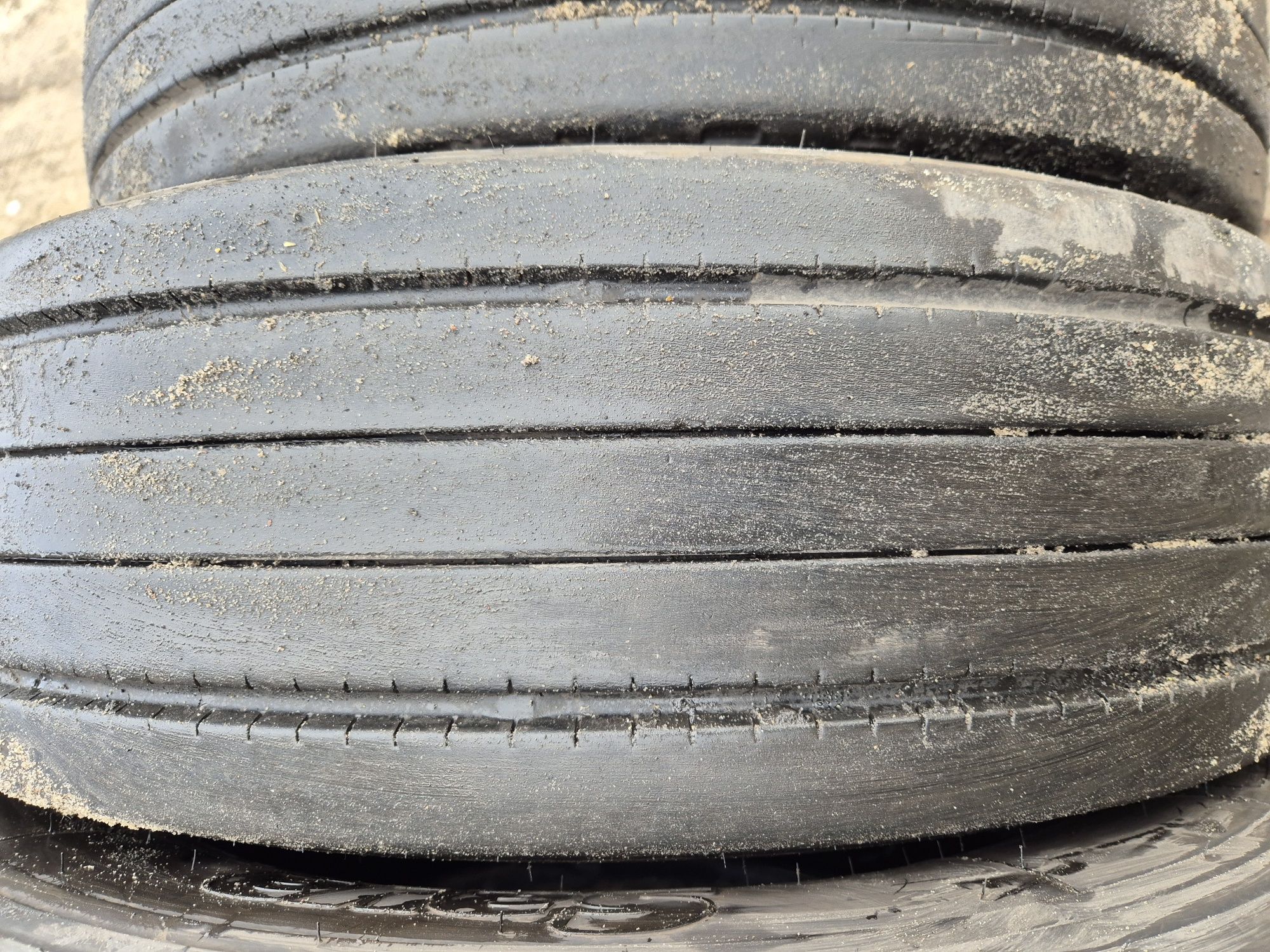 Opony 245/70r19.5j