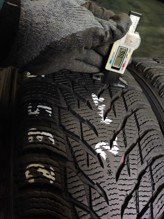 Nokian Hakkapeliitta R20 255 45 та 235 50 шини зимові РІЗНОШИРОКІ