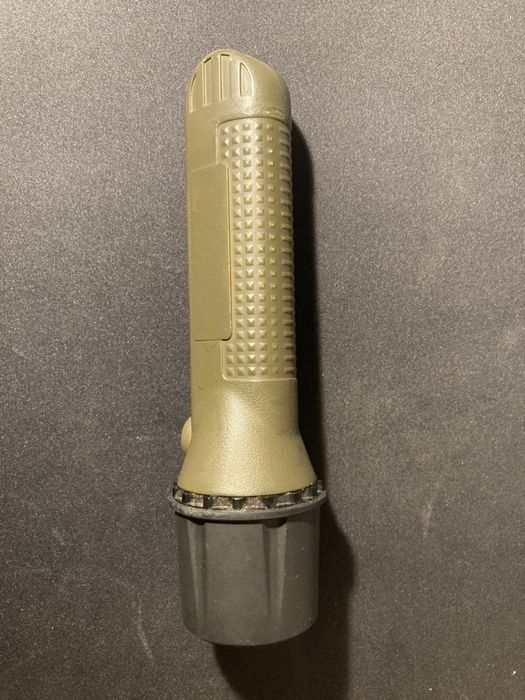 latarka taktyczna mactronic