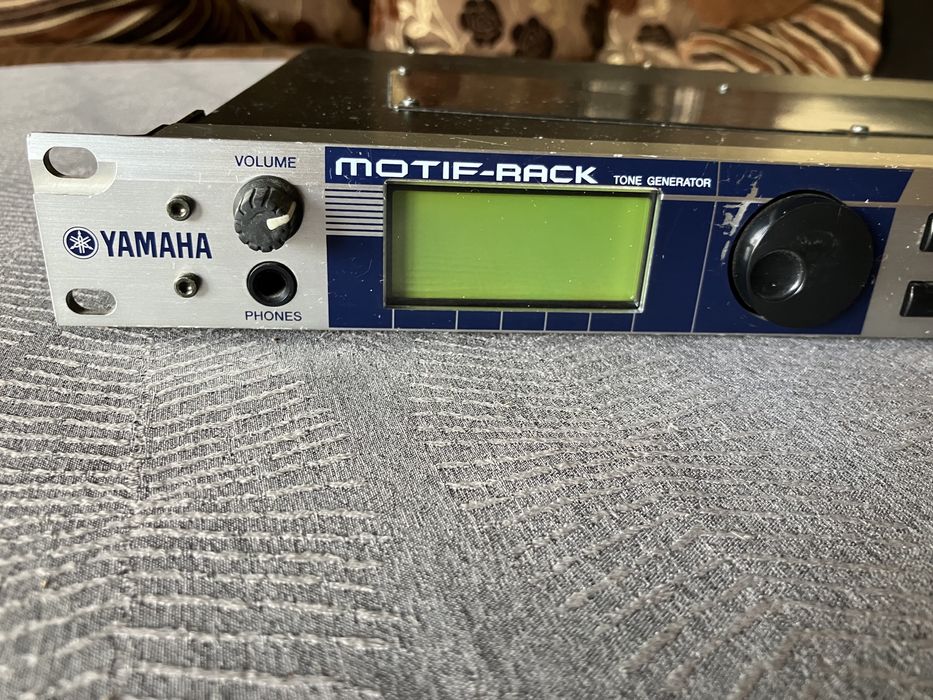 Yamaha MotiF Rack syntezator
