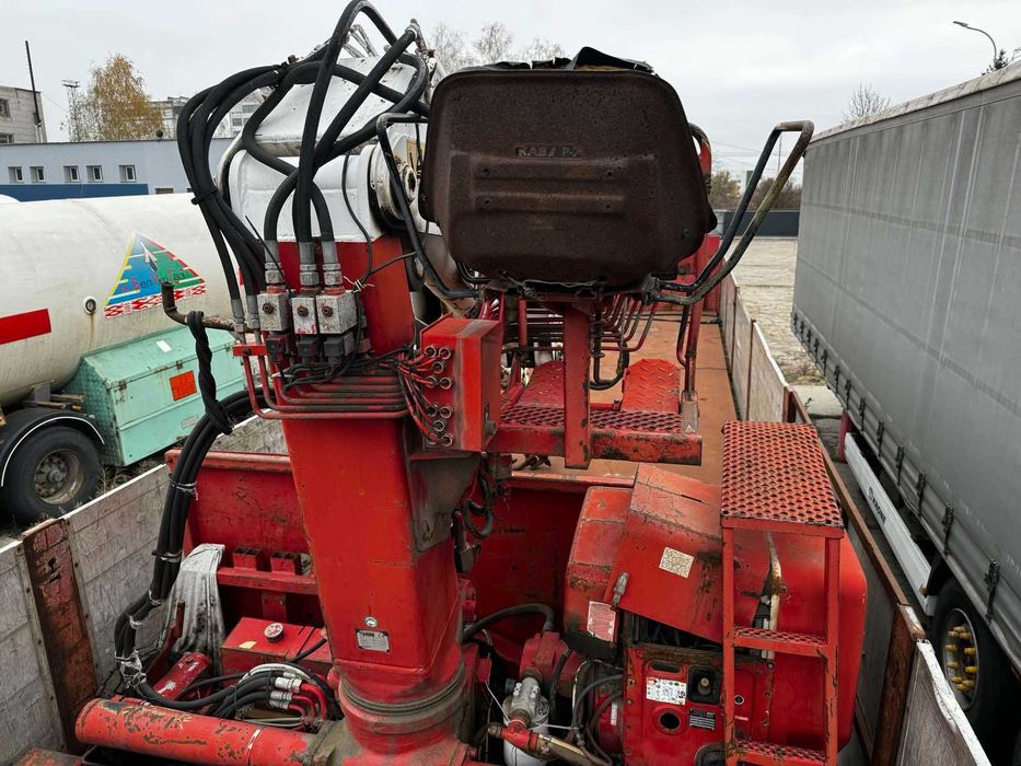 Полуприцеп с манипулятором