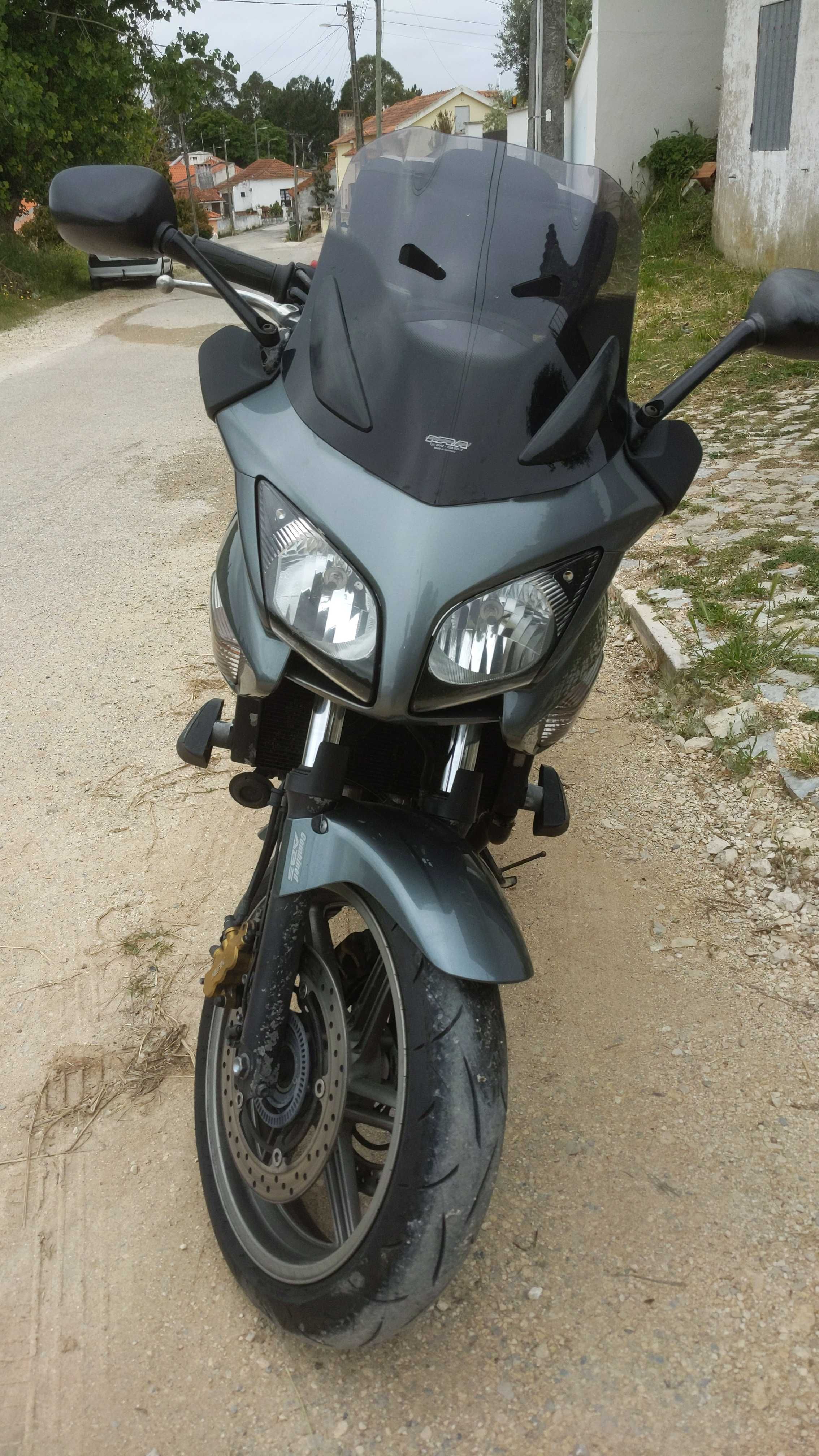 Honda CBF 600 com malas