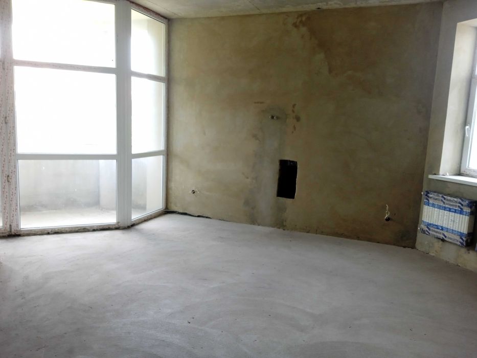 Продам 3-кімн.новобудову в ЖК Київській 108 м.кв., э гараж 24,5 м.кв.