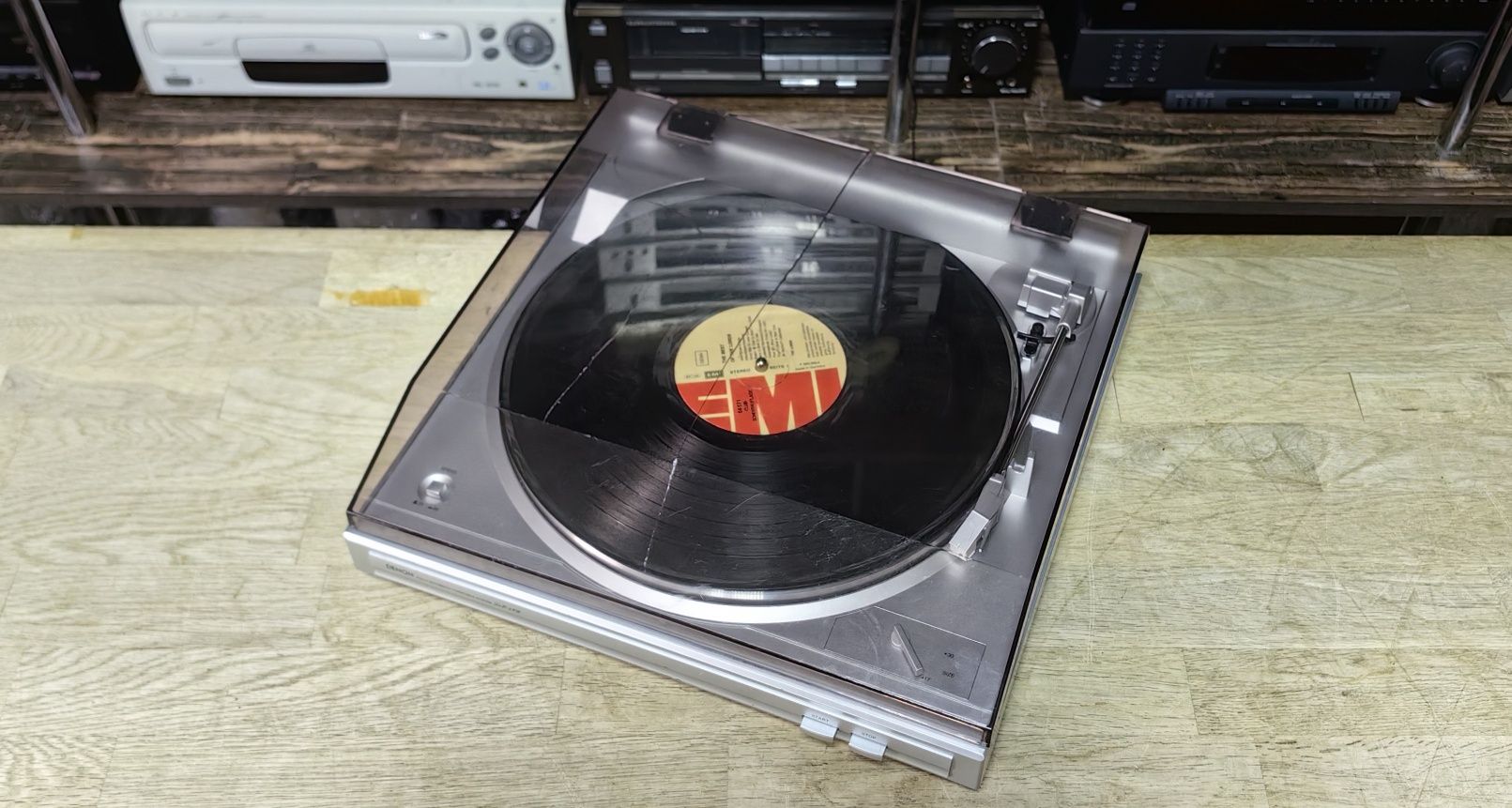 Вініловий програвач Denon DP-29F