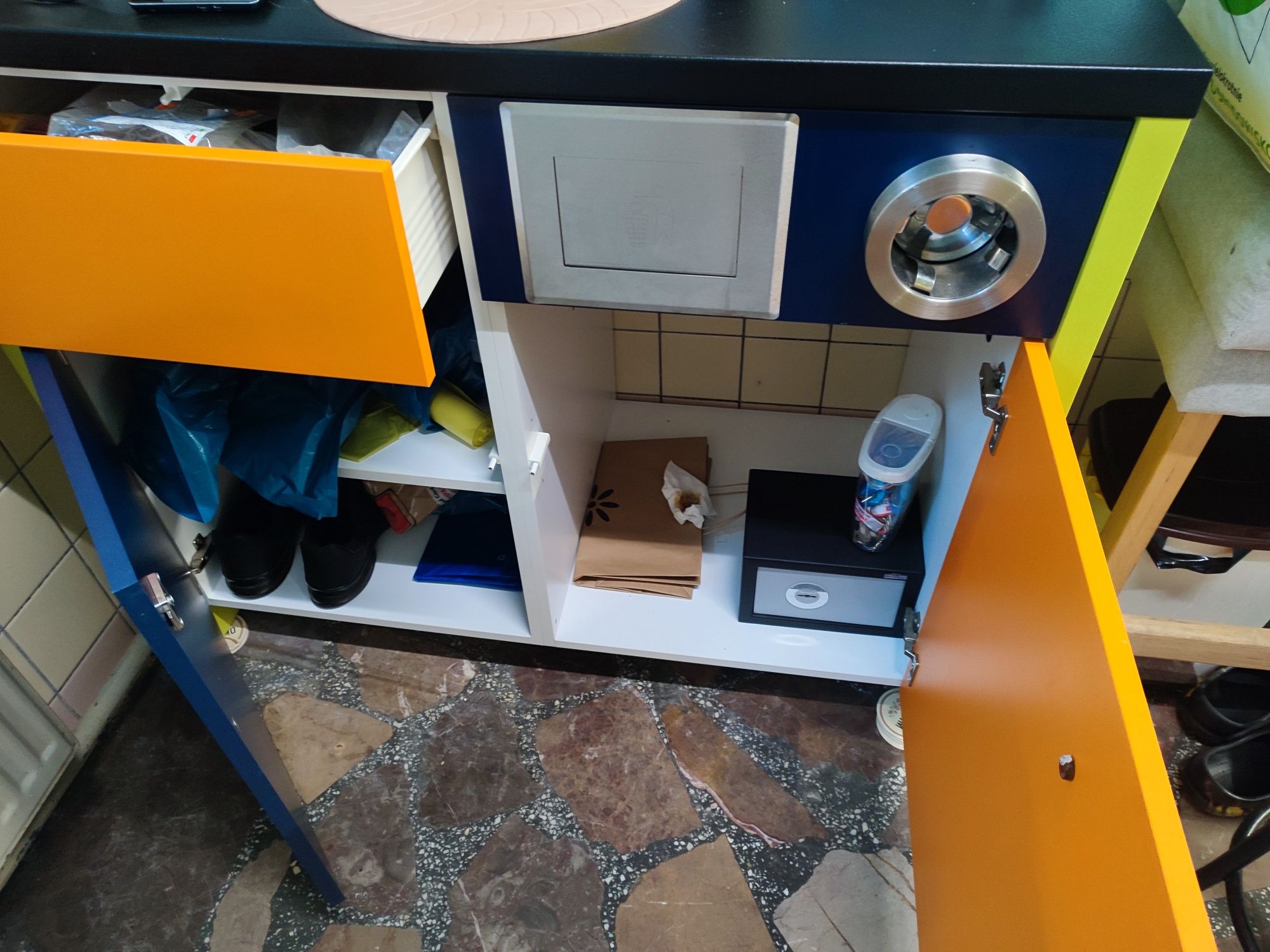 Szafka pod ekspres