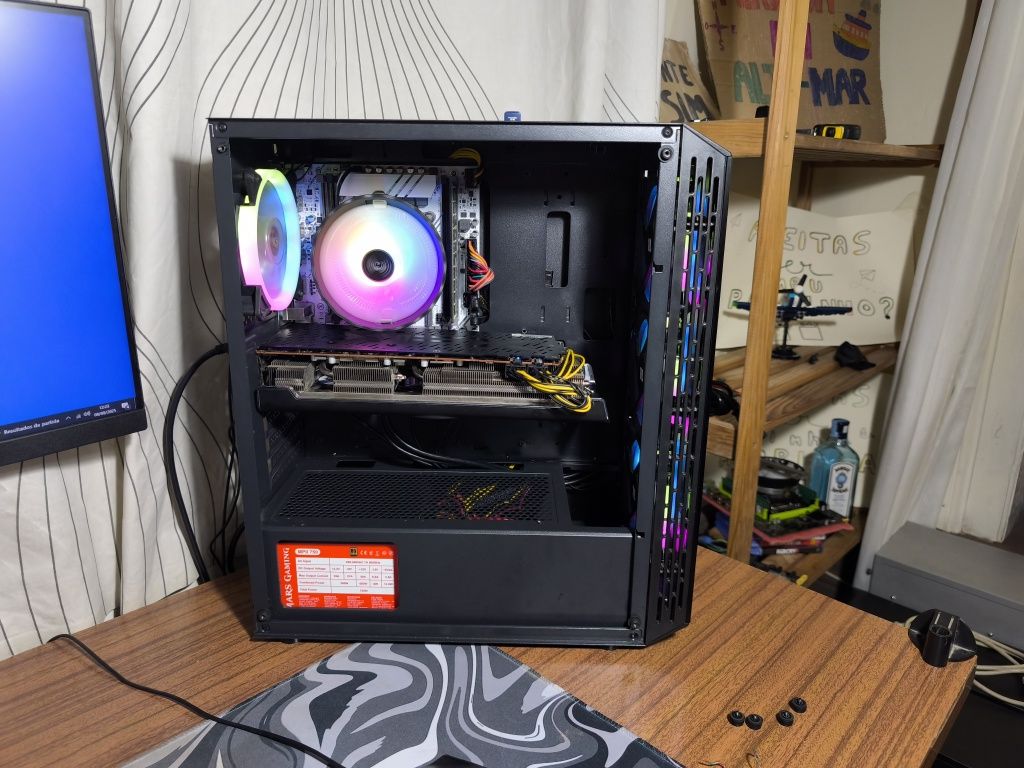 PC gamer Xeon 2680 v4 com RX 5700 XT
