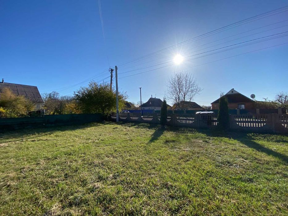 Продається земельна ділянка комерційного призначення в Бохониках