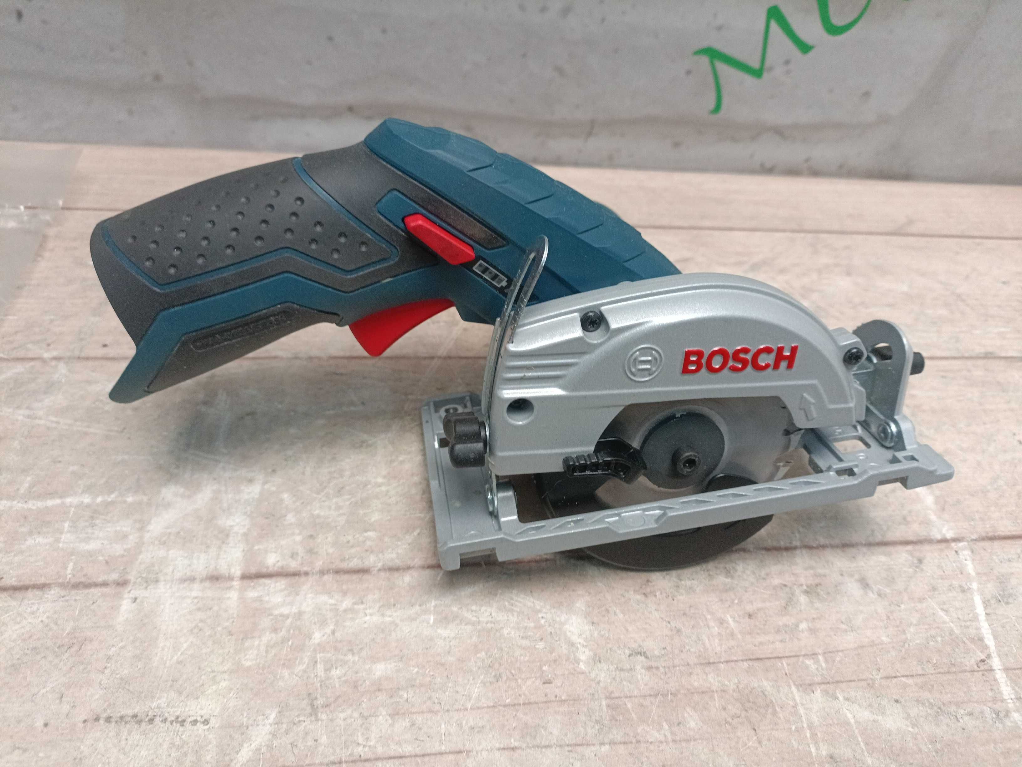 Bosch GKS 12V-26 акумуляторна дискова пилка, без АКБ та ЗУ, 12В